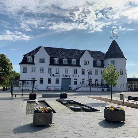 Glamsbjerghus Aparthotel Екстериор снимка